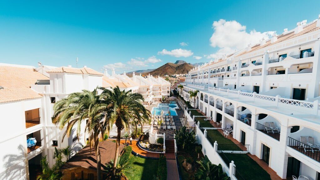 Ona Hollywood Mirage